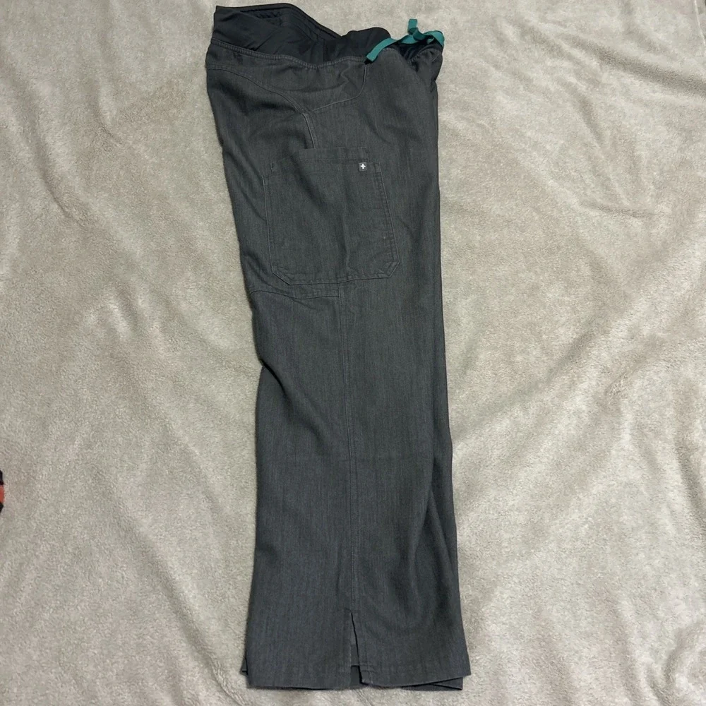FIGS Technical Collection Scrub‎ Pants Men Size Large Graphite Gray Relaxed Fit